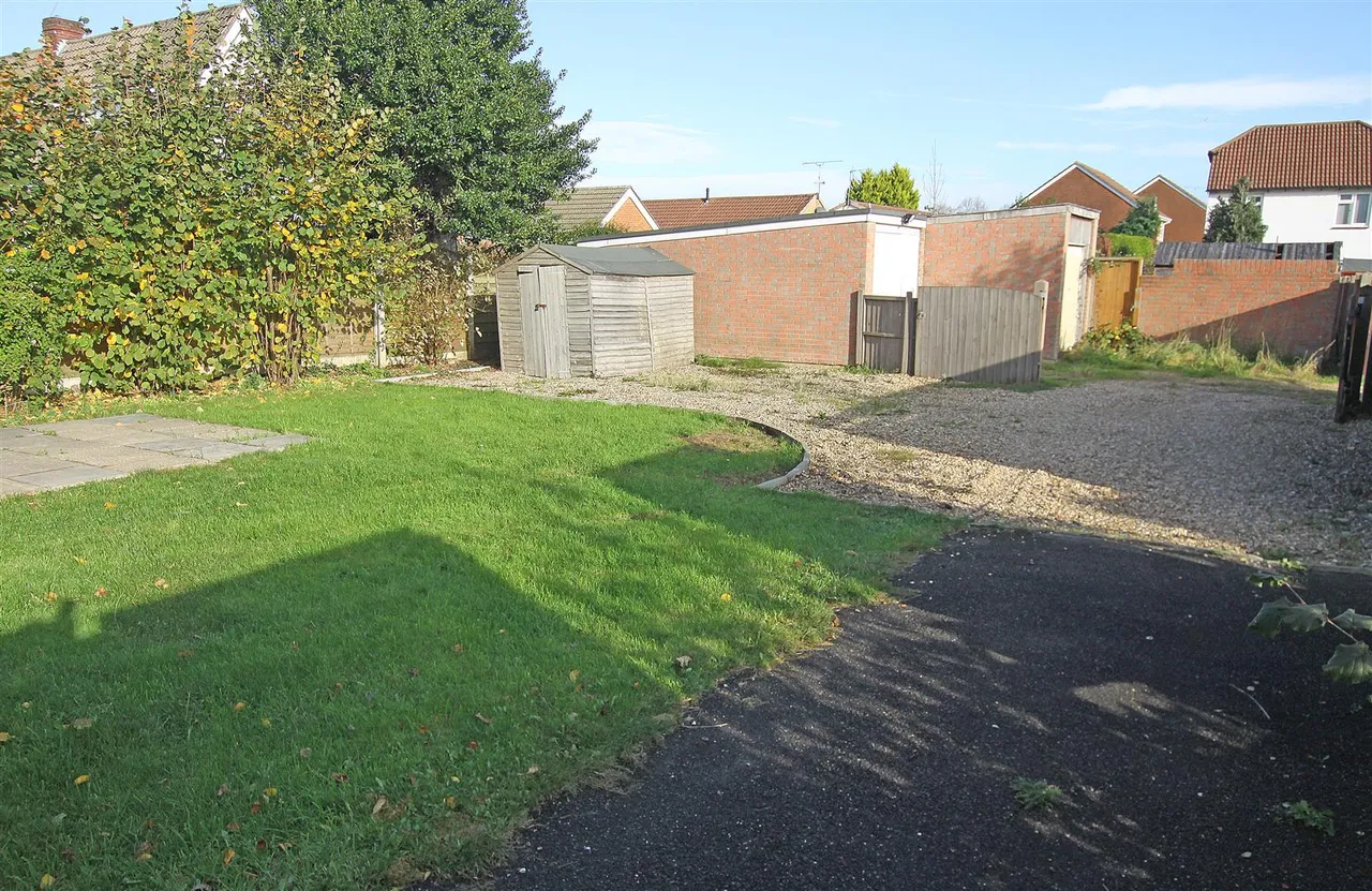 Castle Lane West, Bournemouth, photo 12