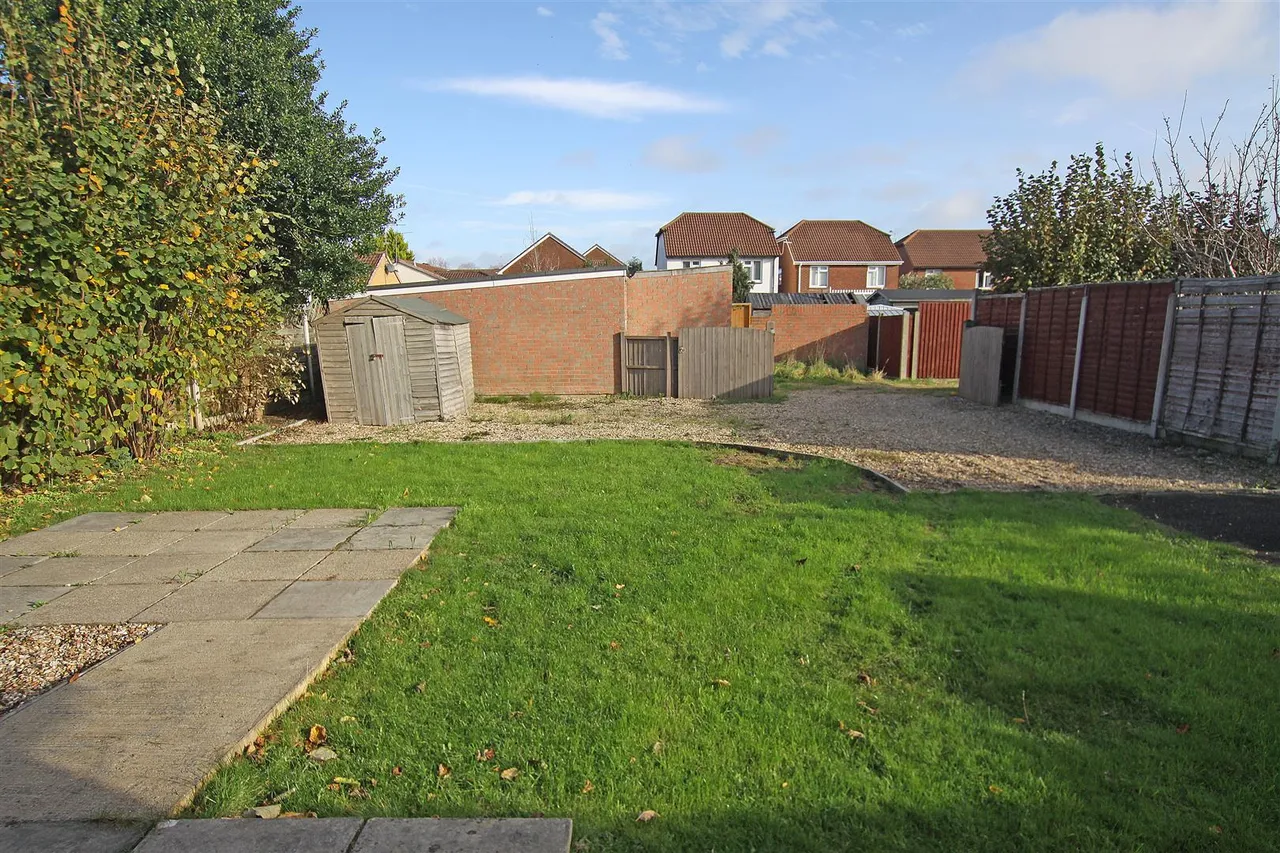 Castle Lane West, Bournemouth, photo 11