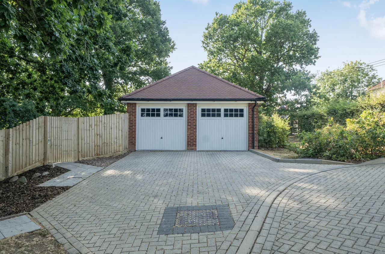 Heath House Lane, Hedge End, SO30, photo 2