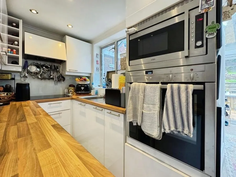 Southfield Road, Downley, HP13, photo 3