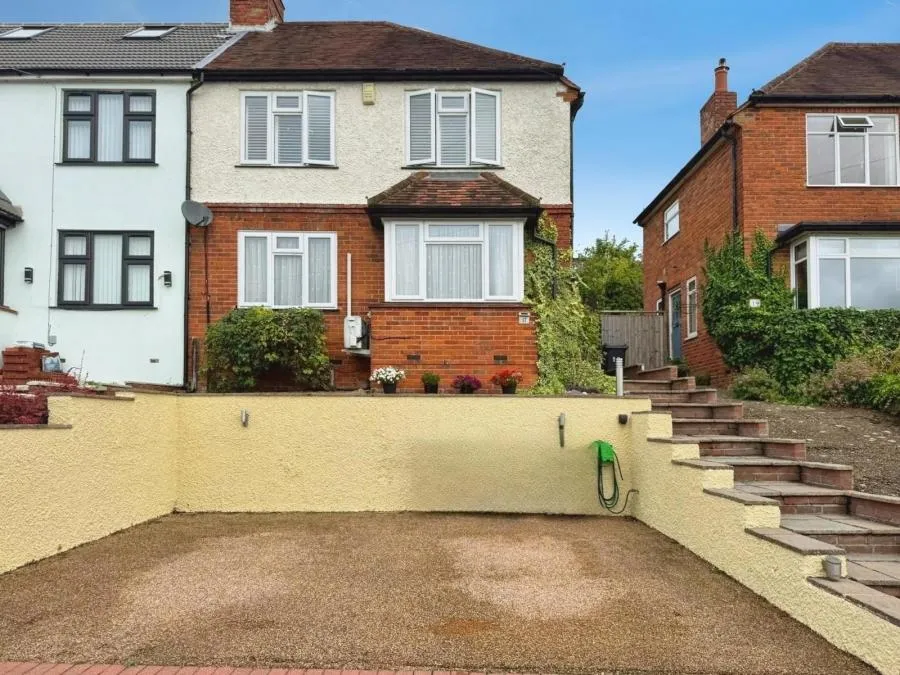 3 bed house for sale, Southfield Road, Downley, HP13