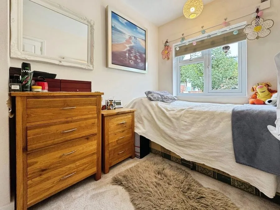 Southfield Road, Downley, HP13, photo 8