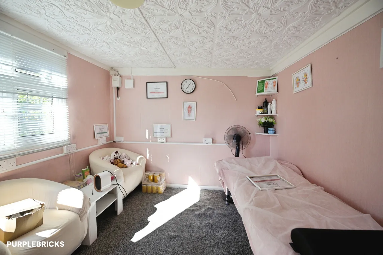 Albert Road, Romford, RM1, photo 22