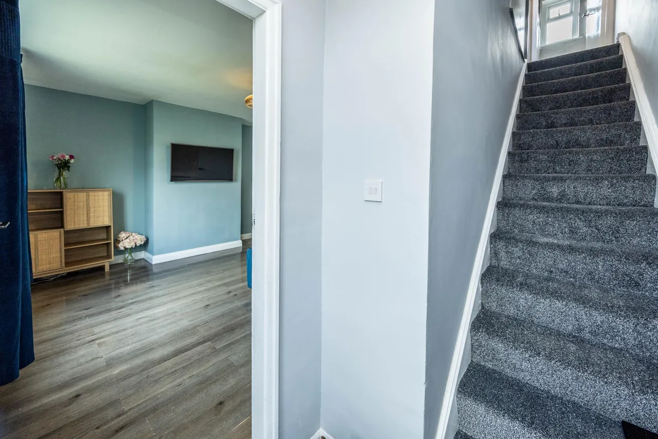 Penistone Road, Huddersfield, HD5, photo 5