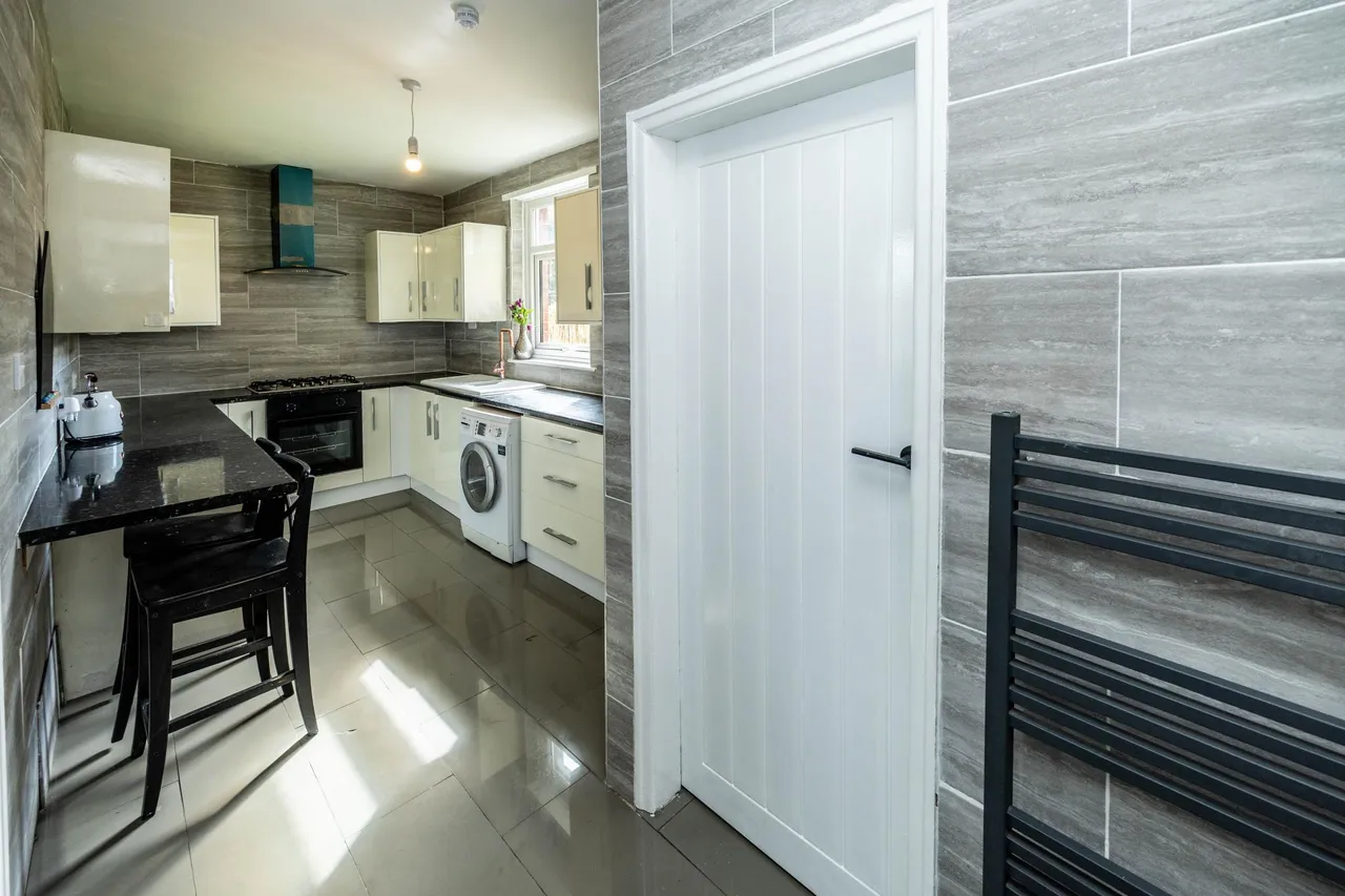 Penistone Road, Huddersfield, HD5, photo 10