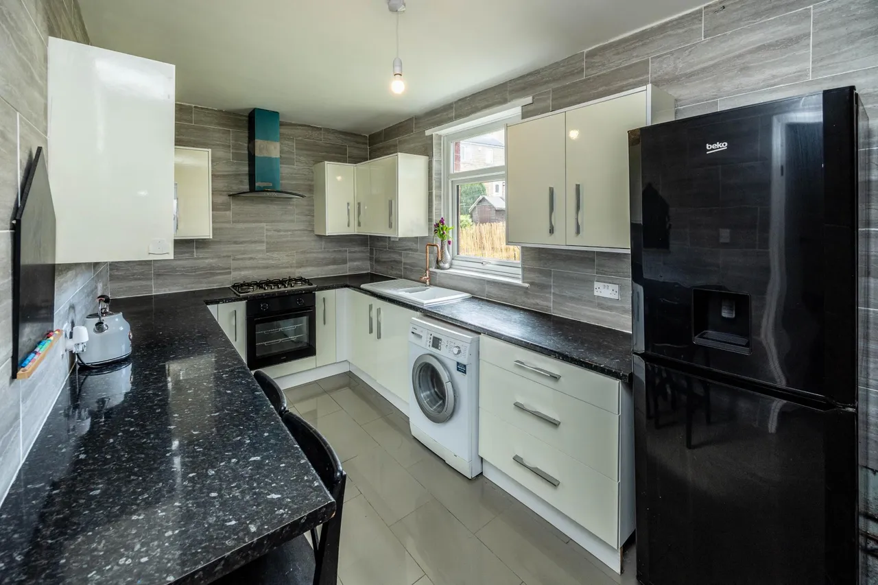 Penistone Road, Huddersfield, HD5, photo 8