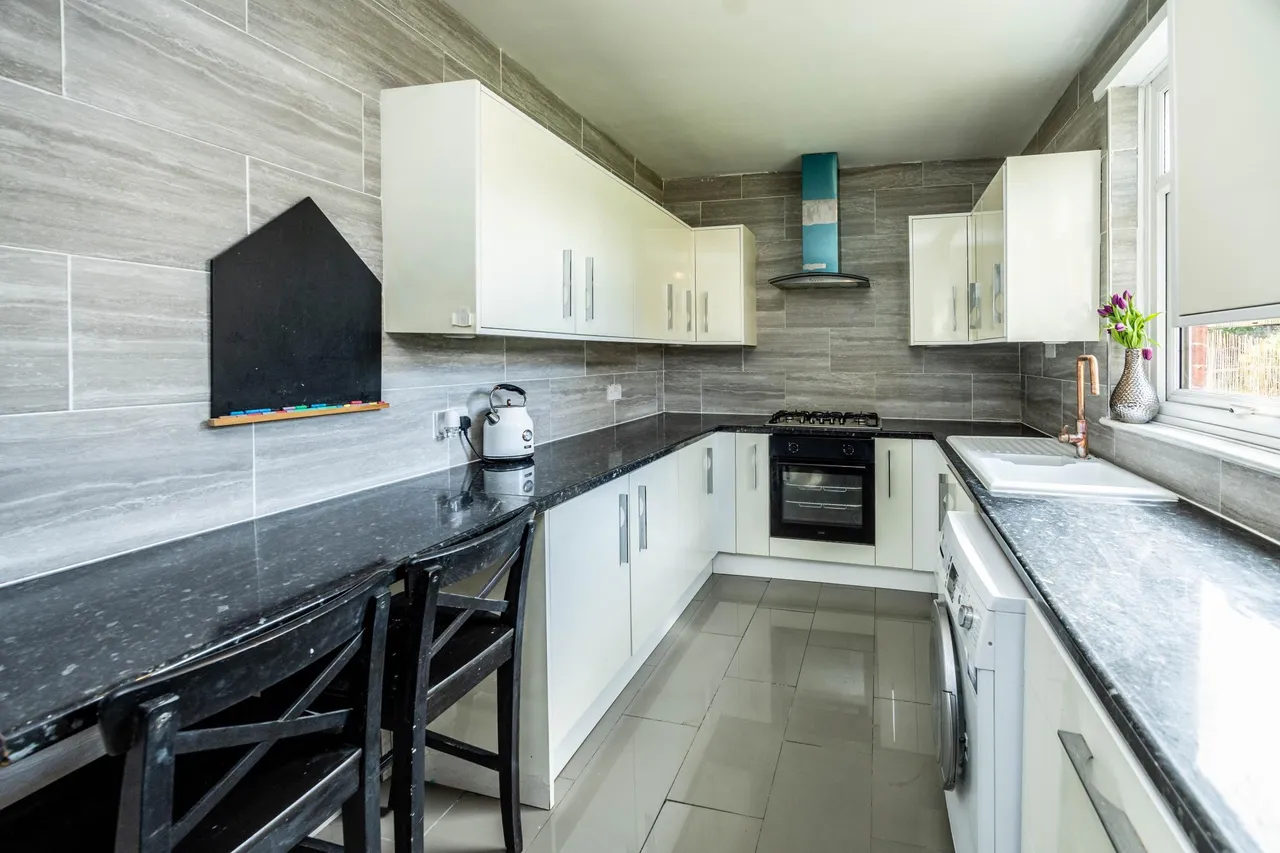 Penistone Road, Huddersfield, HD5, photo 3