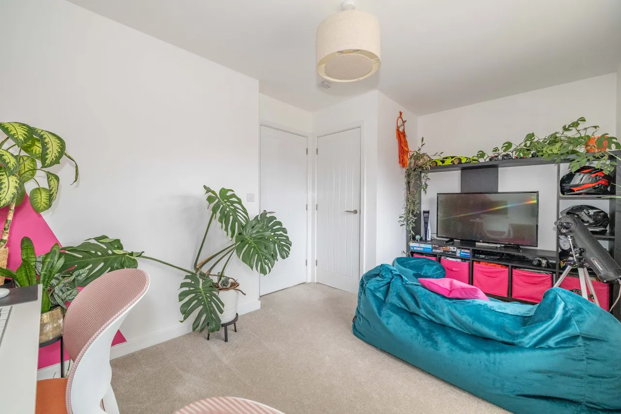 Goldfinch Drive, Faversham, ME13, photo 13