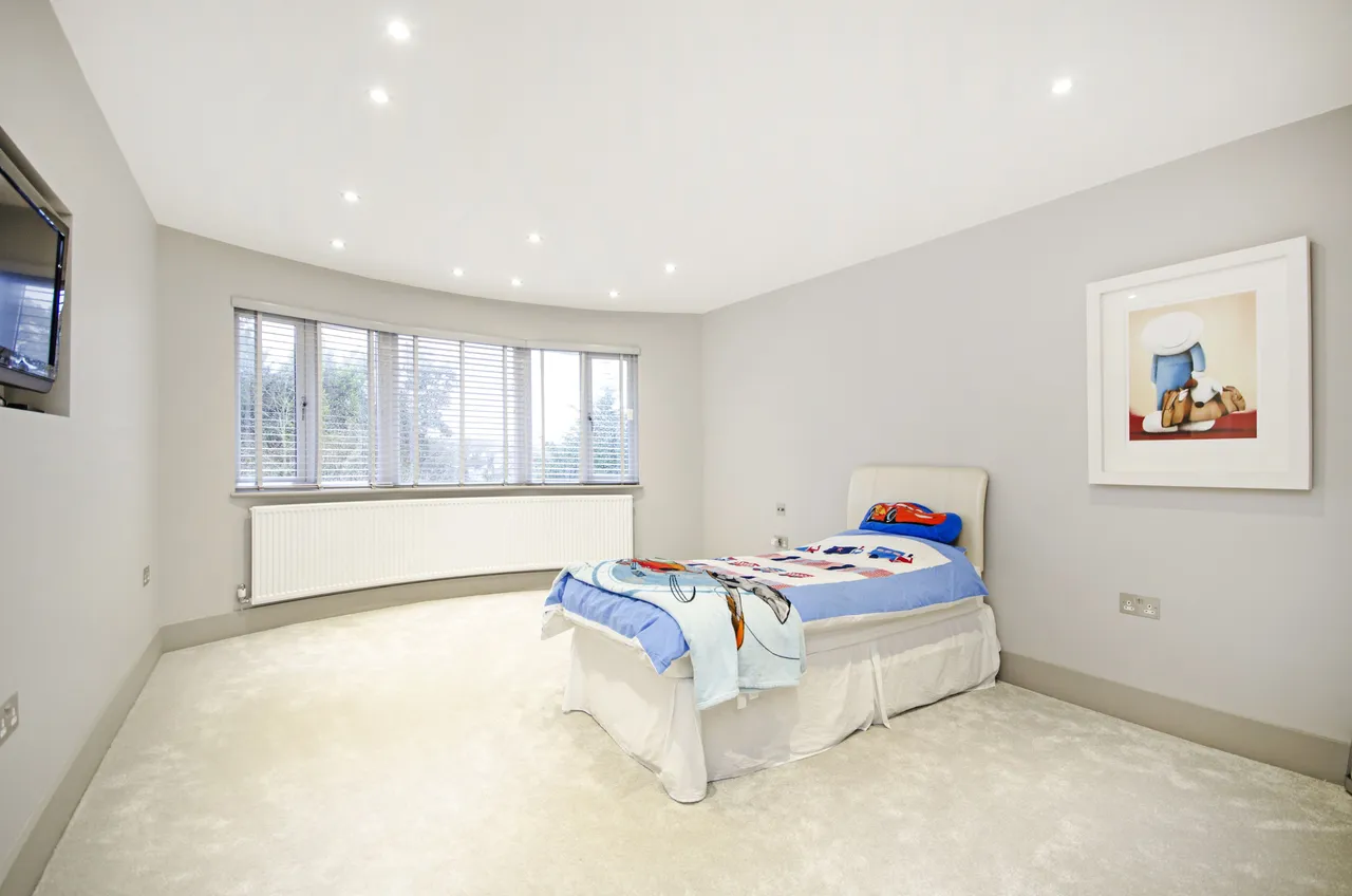 London, NW11, photo 8