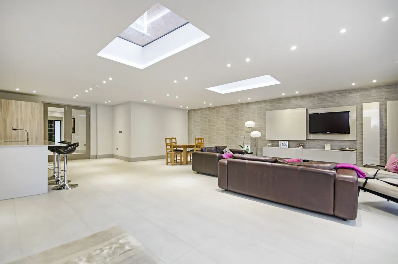London, NW11, photo 11