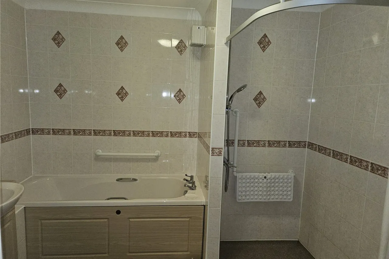 Oyster Lane, Byfleet, West Byfleet, S..., photo 7
