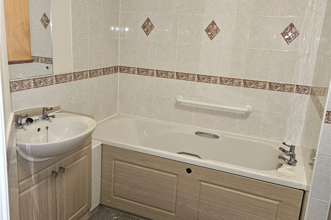 Oyster Lane, Byfleet, West Byfleet, S..., photo 6