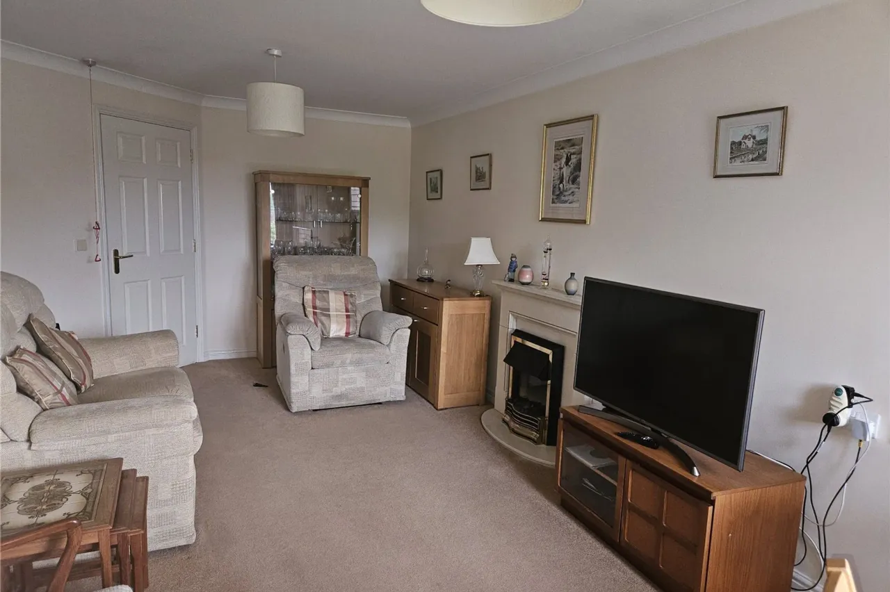 Oyster Lane, Byfleet, West Byfleet, S..., photo 2