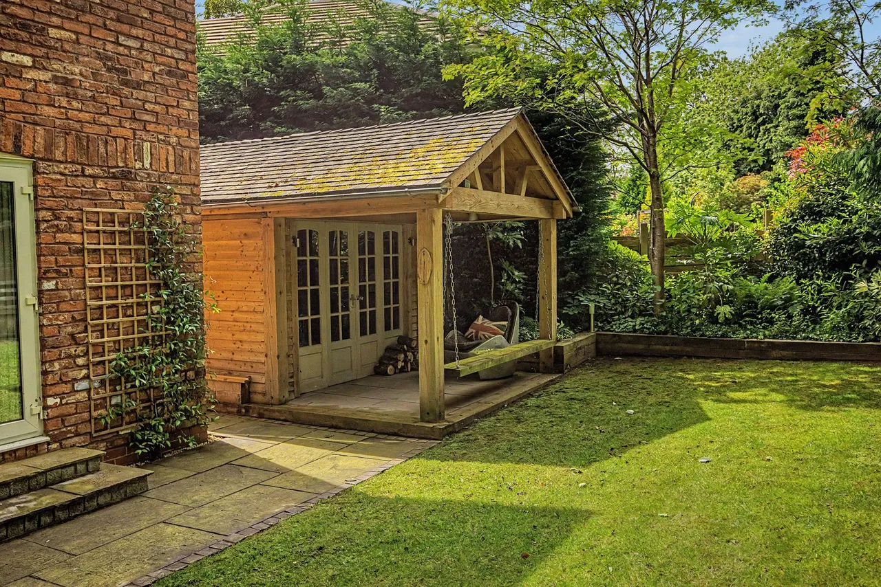 Ardenbrook Rise, Macclesfield, photo 25