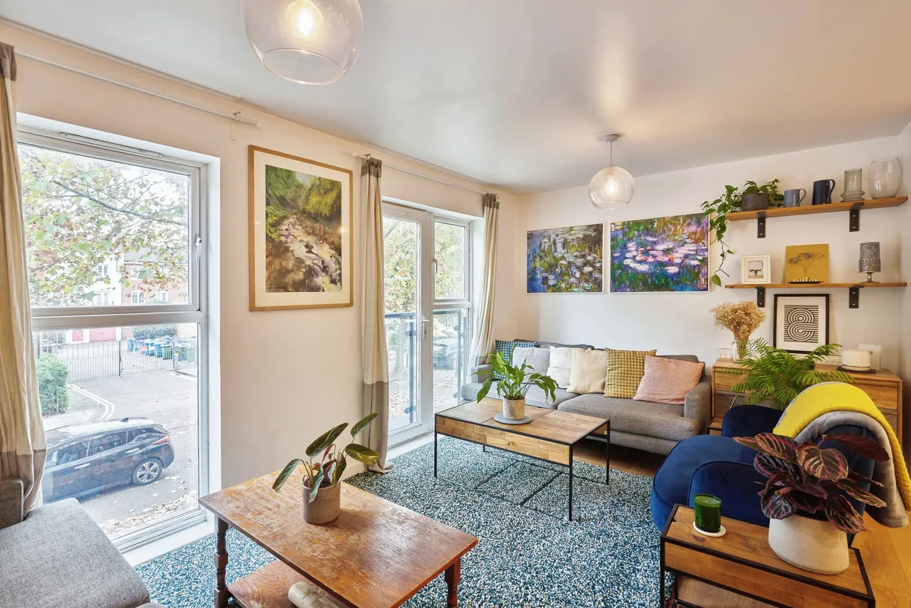 2 bed flat for sale — 113 Chandler Way, Peckham
