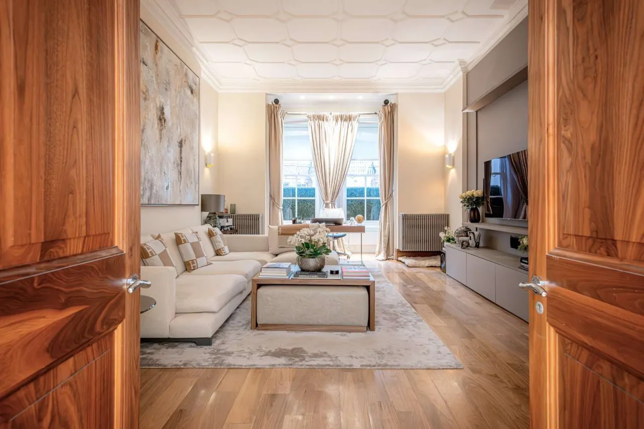 Green Street, London, W1K 6RF, photo 5