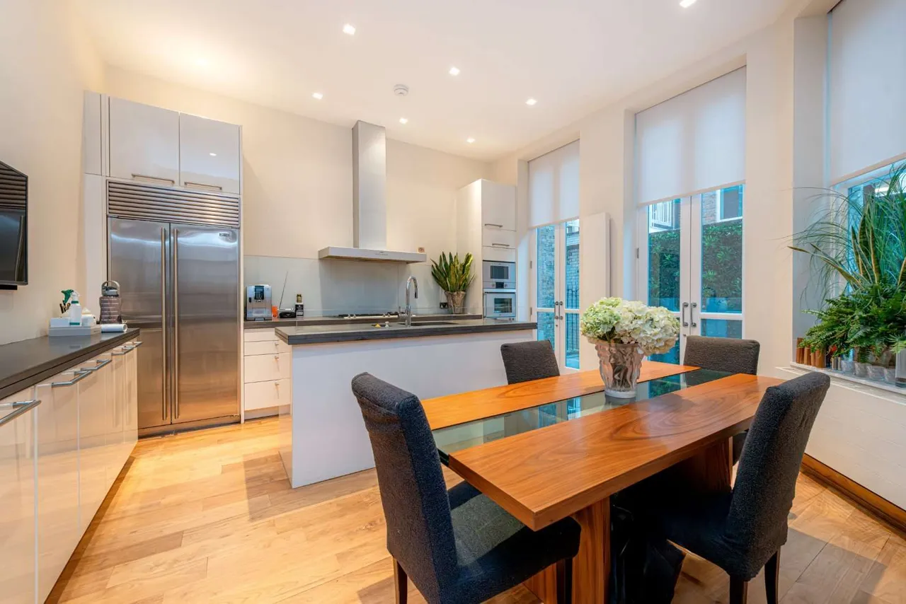Green Street, London, W1K 6RF, photo 8