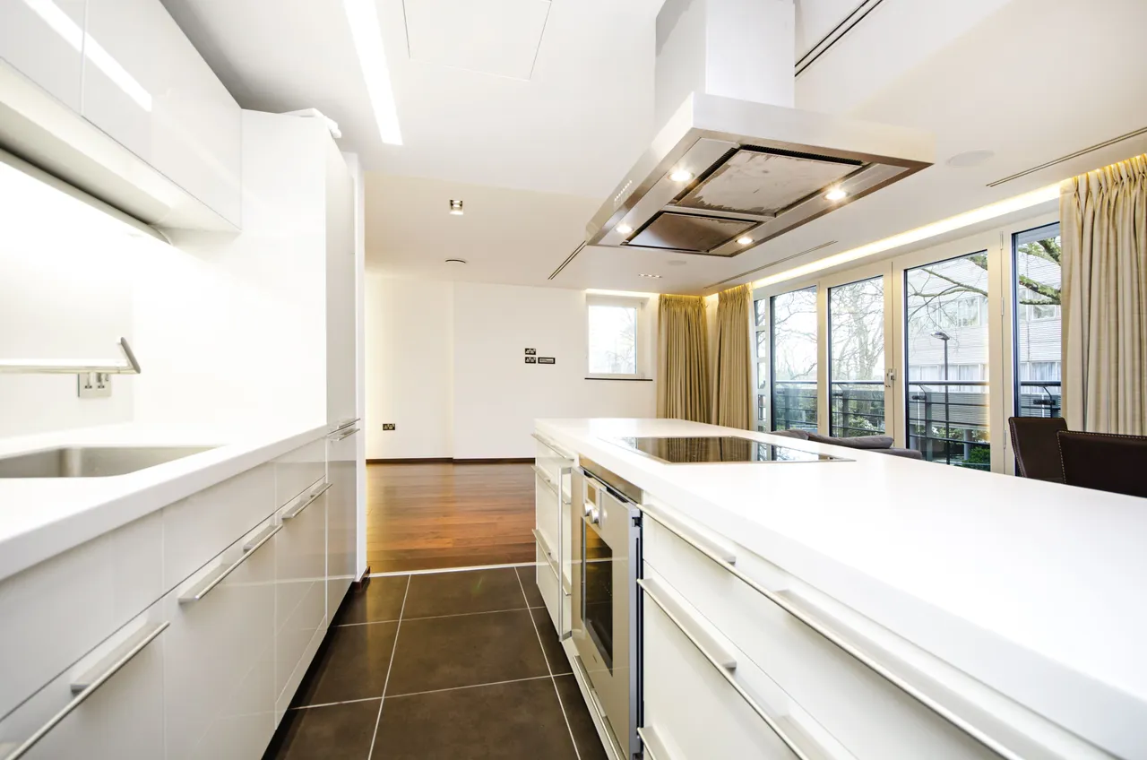 1D Atrium Apartments, 131 Park Road, London, photo 5