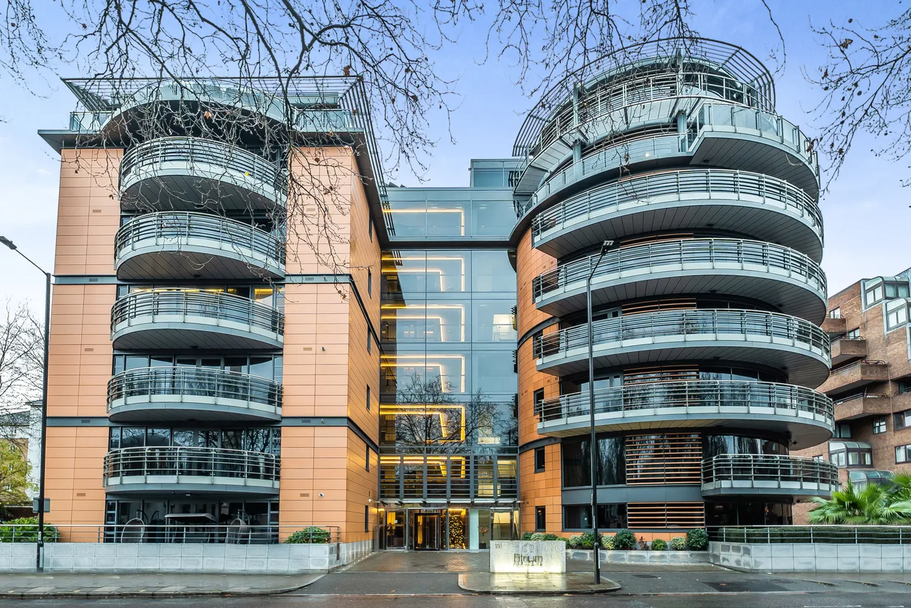 1D Atrium Apartments, 131 Park Road, London, photo 6