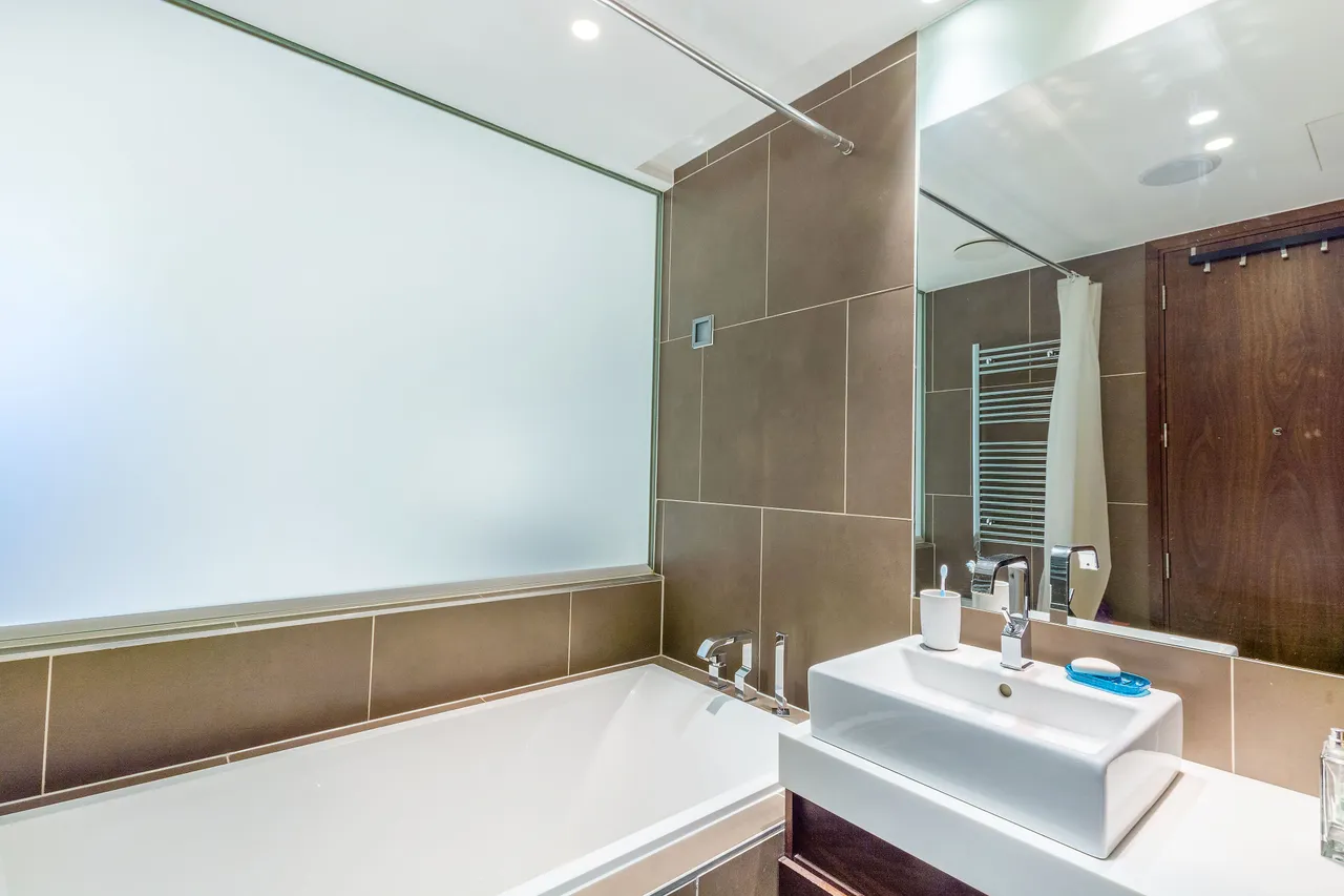 1D Atrium Apartments, 131 Park Road, London, photo 2