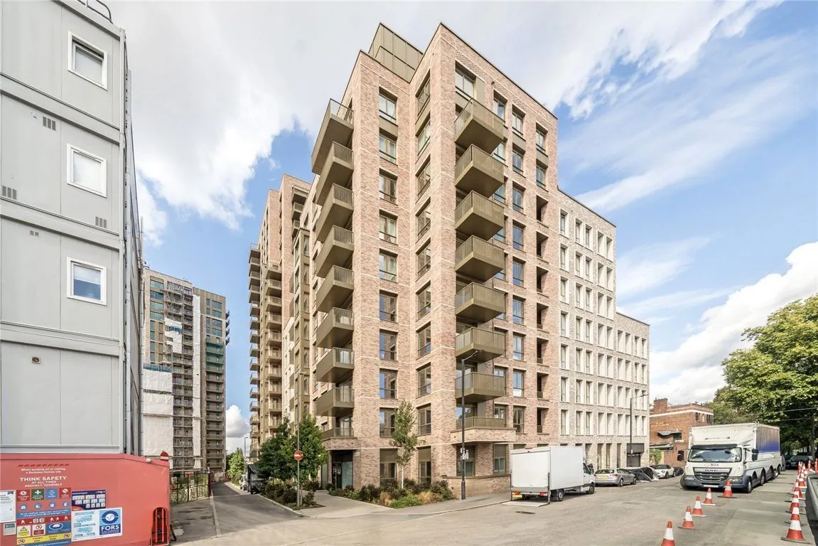 Gasholder Place, Nine Elms, photo 11