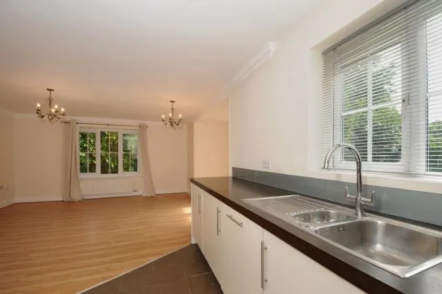 London Road, Sunningdale, SL5, photo 5