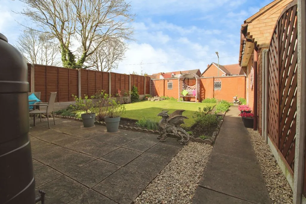 Watermeadow Drive, Shelfield, WS4, photo 13