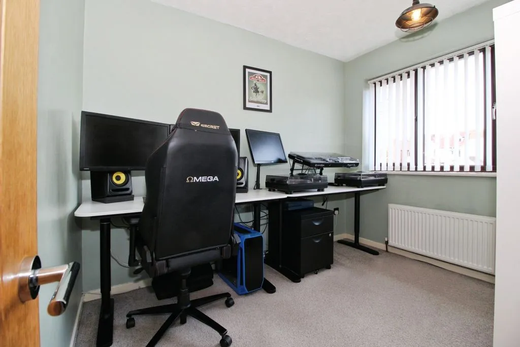 Watermeadow Drive, Shelfield, WS4, photo 9