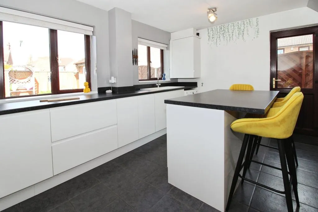 Watermeadow Drive, Shelfield, WS4, photo 5