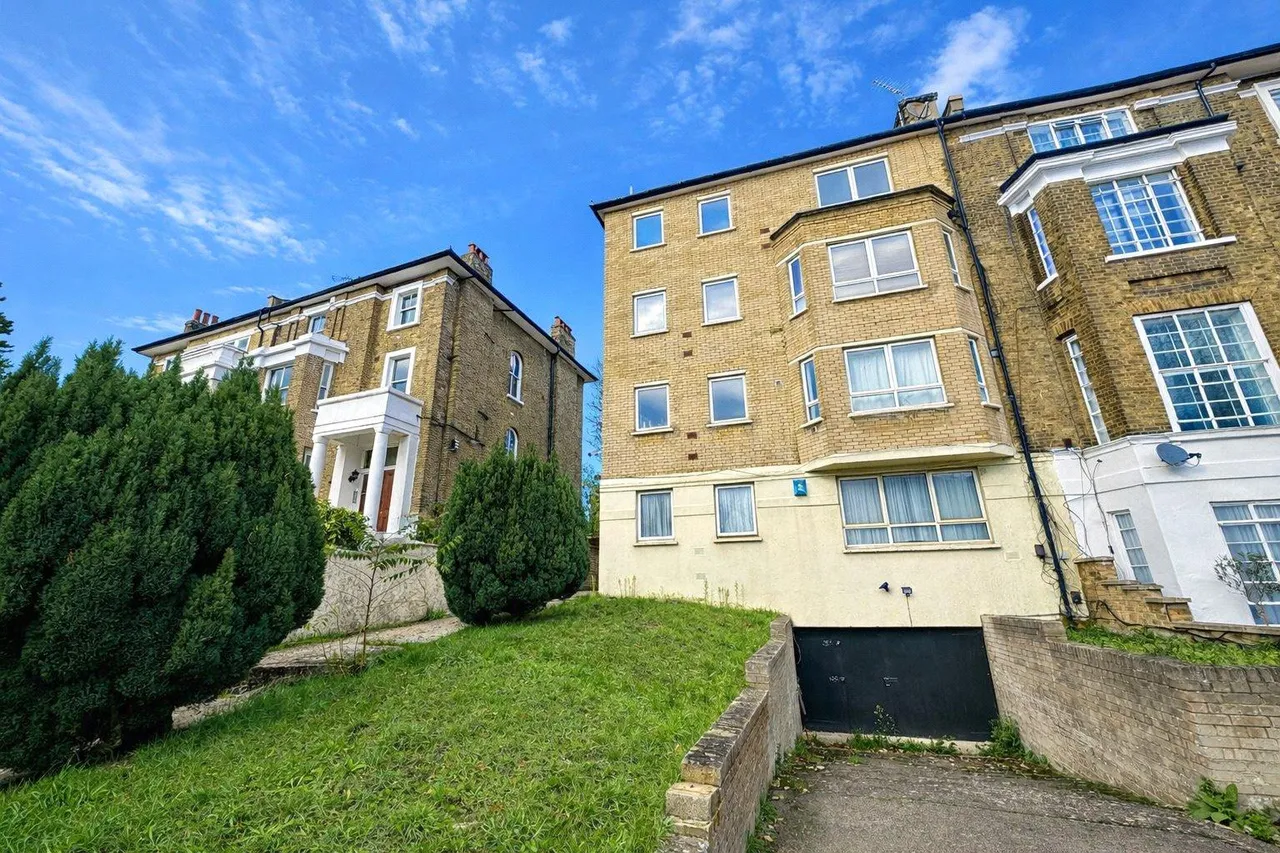 Granville Park, London, SE13, photo 8