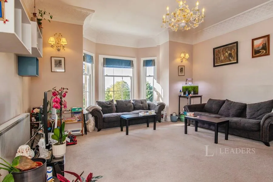 Elmfield Gardens, Battenhall, WR5, photo 4