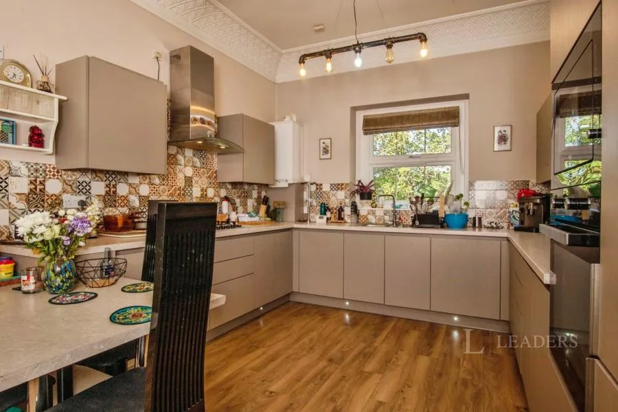 Elmfield Gardens, Battenhall, WR5, photo 8