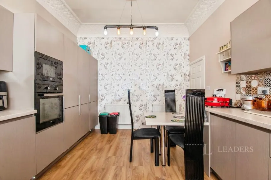 Elmfield Gardens, Battenhall, WR5, photo 9