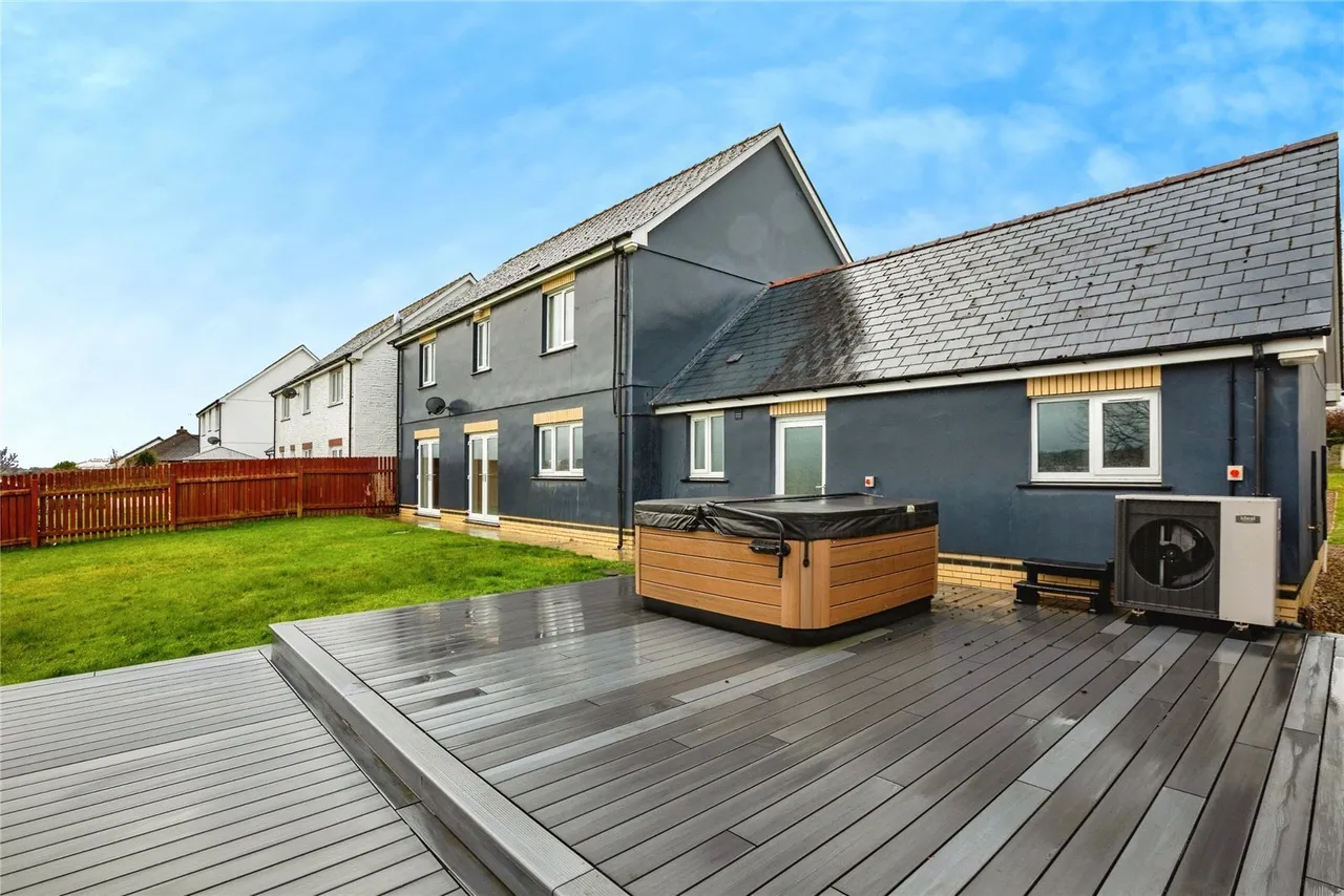 Bowls Road, Blaenporth, SA43, photo 24