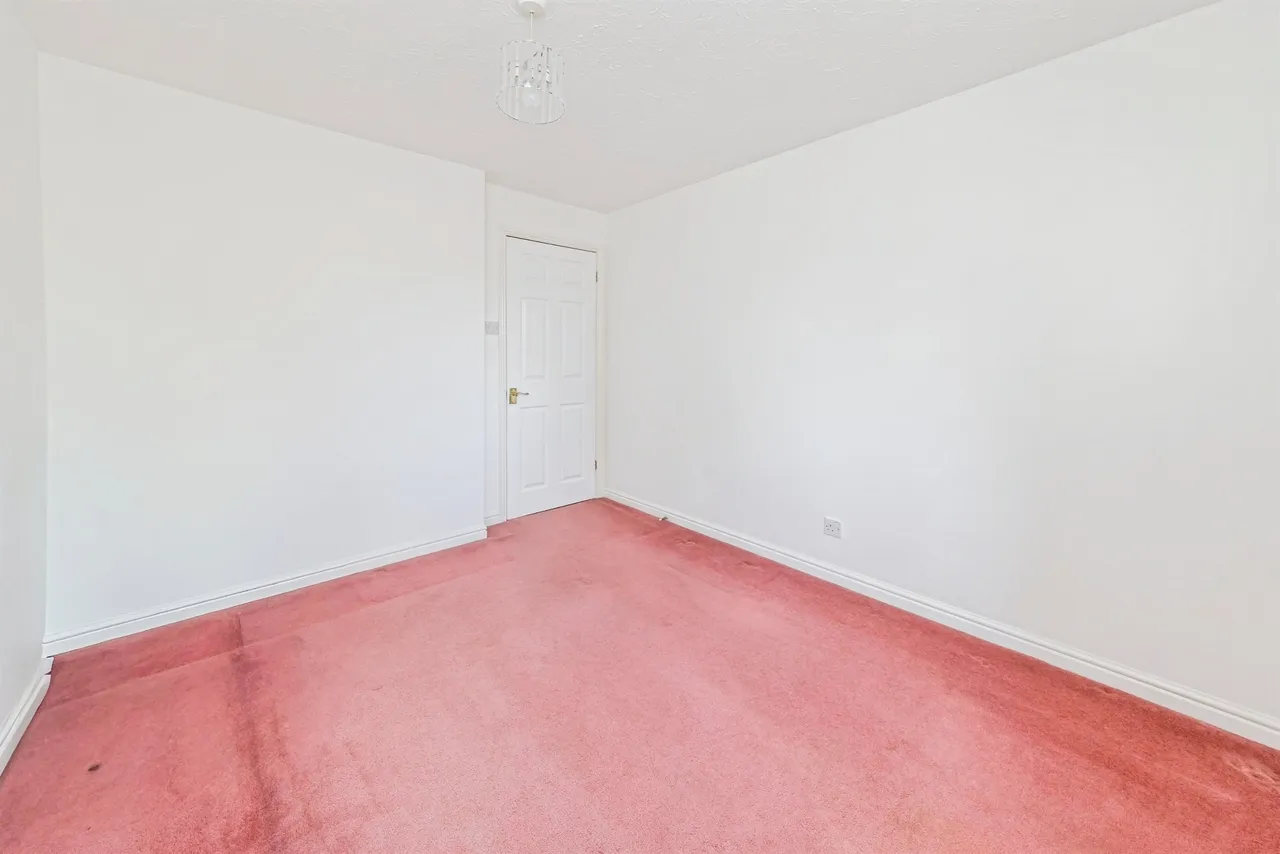 Vancouver Drive, Crawley, RH11, photo 15