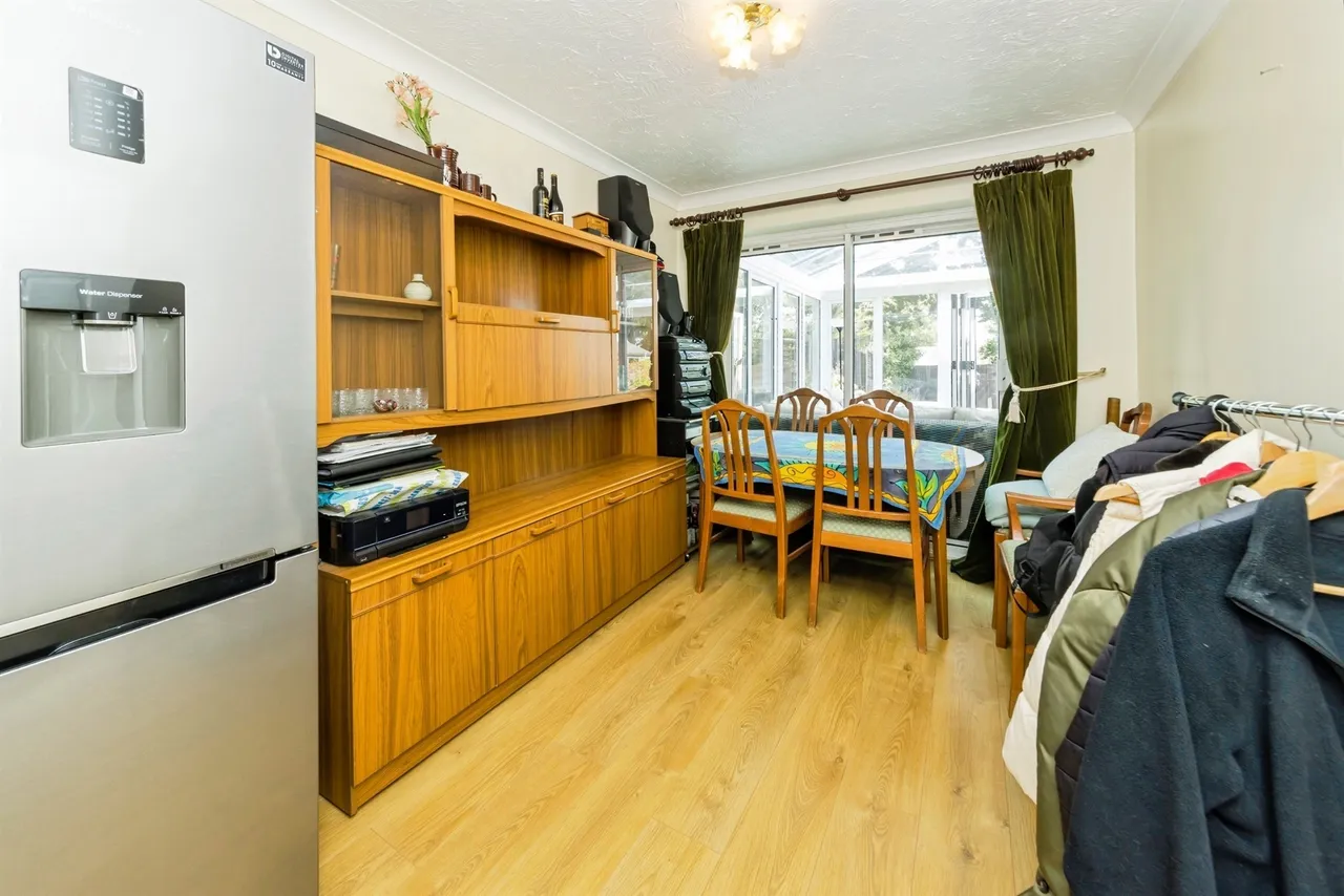 Vancouver Drive, Crawley, RH11, photo 7