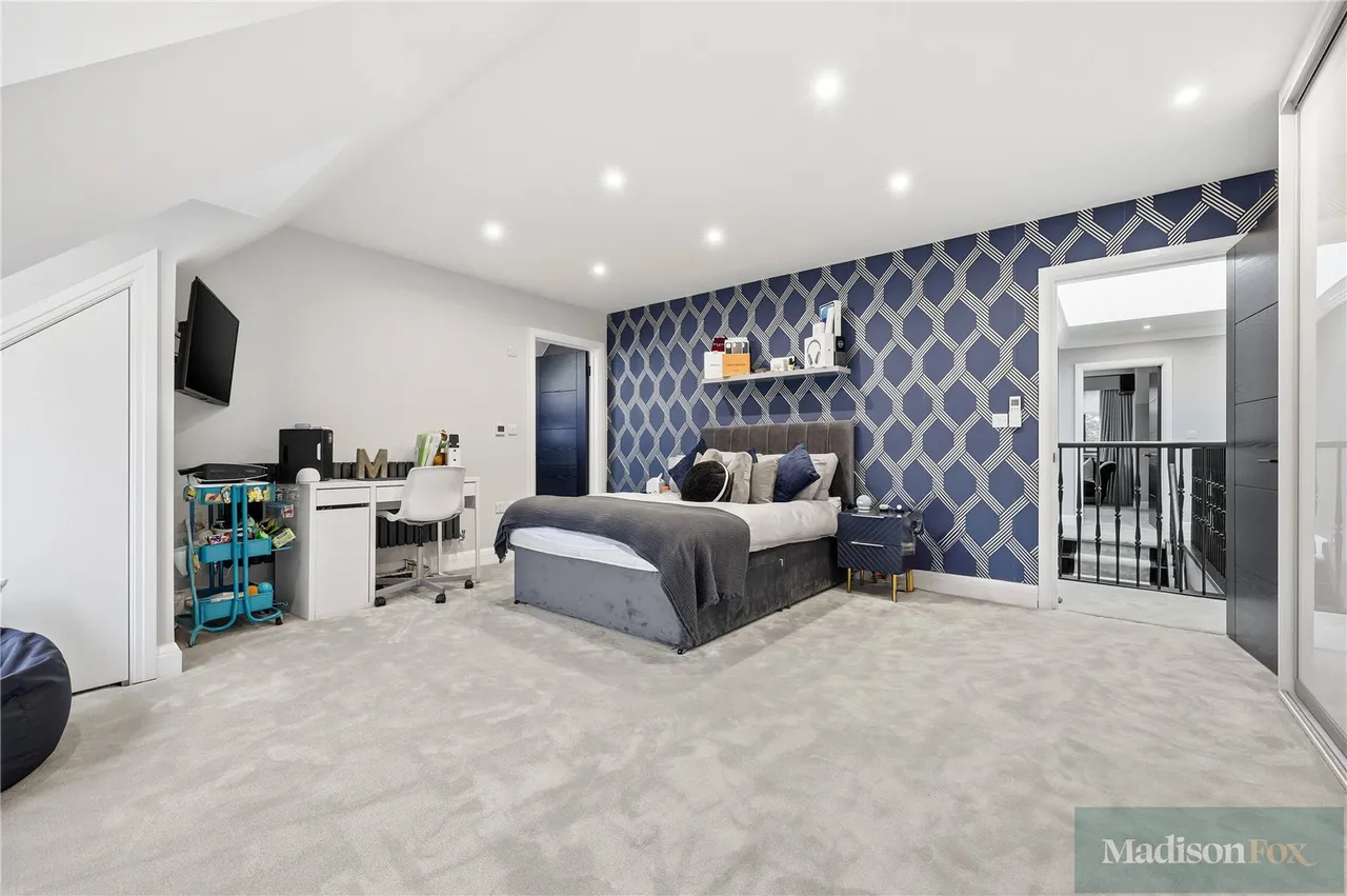 Bracken Drive, Chigwell, IG7, photo 26