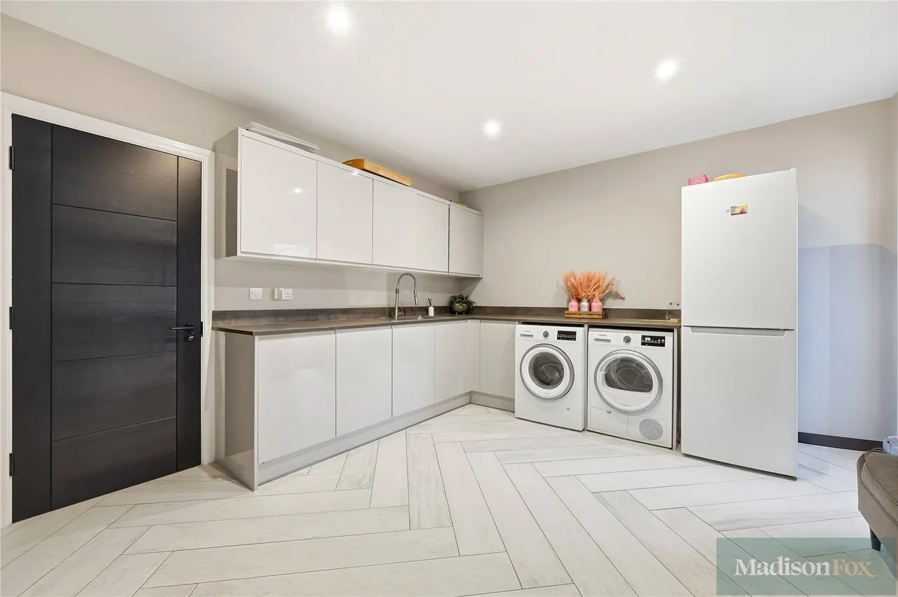 Bracken Drive, Chigwell, IG7, photo 18