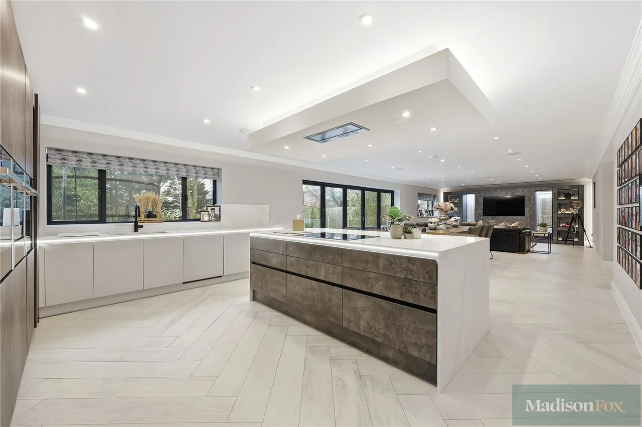Bracken Drive, Chigwell, IG7, photo 16