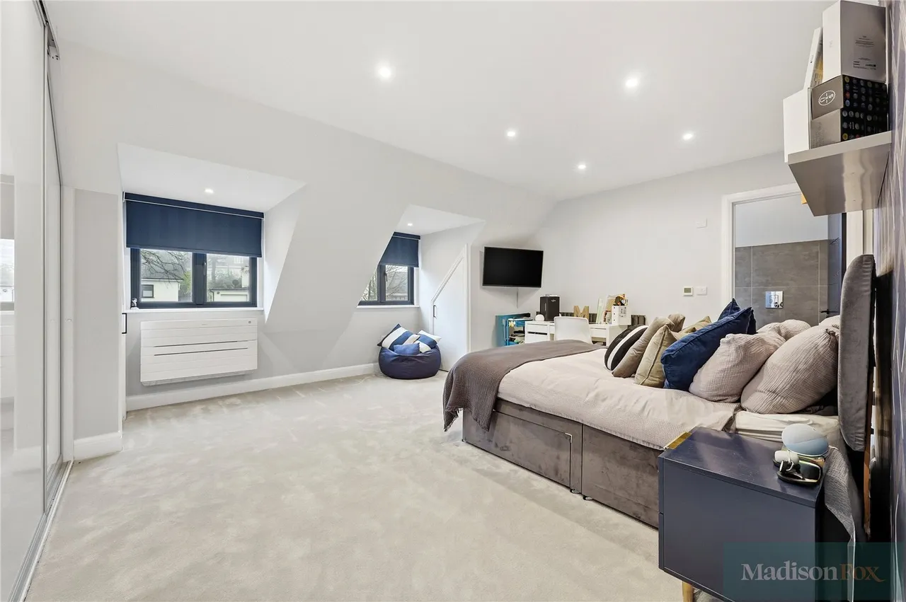 Bracken Drive, Chigwell, IG7, photo 27