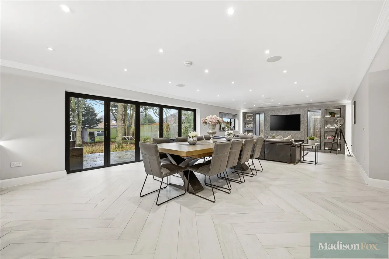Bracken Drive, Chigwell, IG7, photo 11