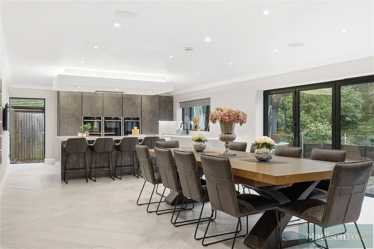 Bracken Drive, Chigwell, IG7, photo 10