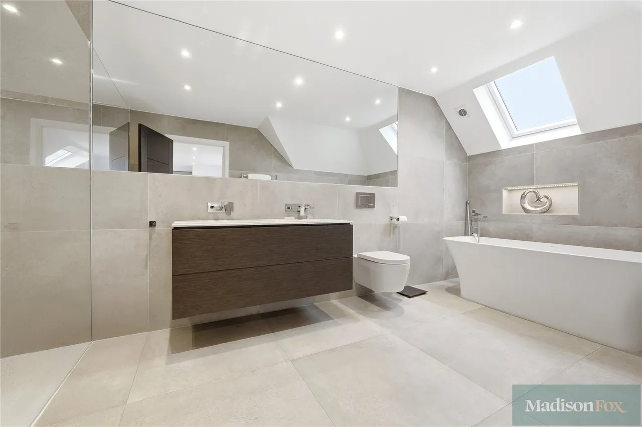 Bracken Drive, Chigwell, IG7, photo 32