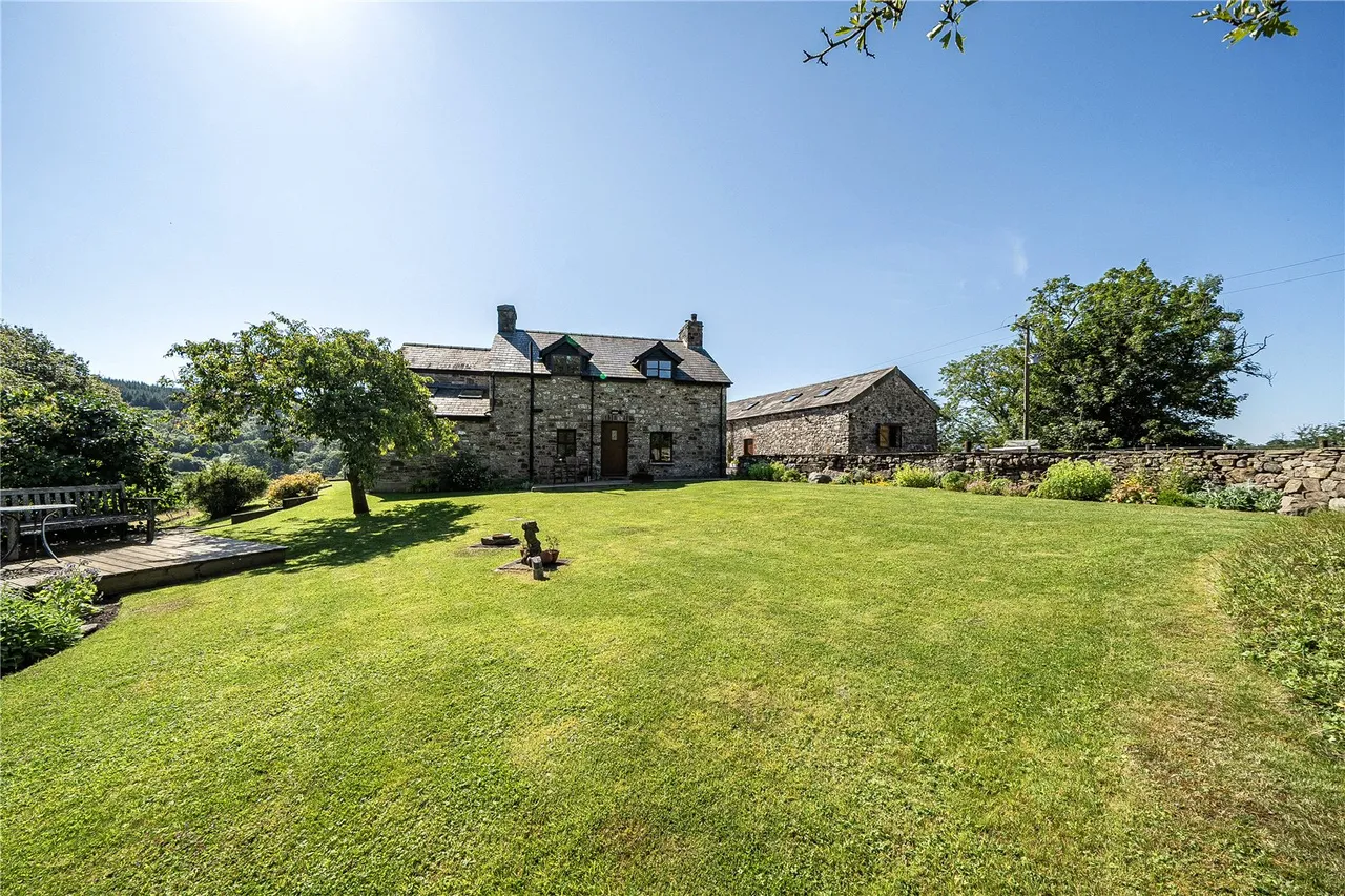 3 bed house for sale — Pont Nedd Fechan, Neath, Powys, SA11 5UT