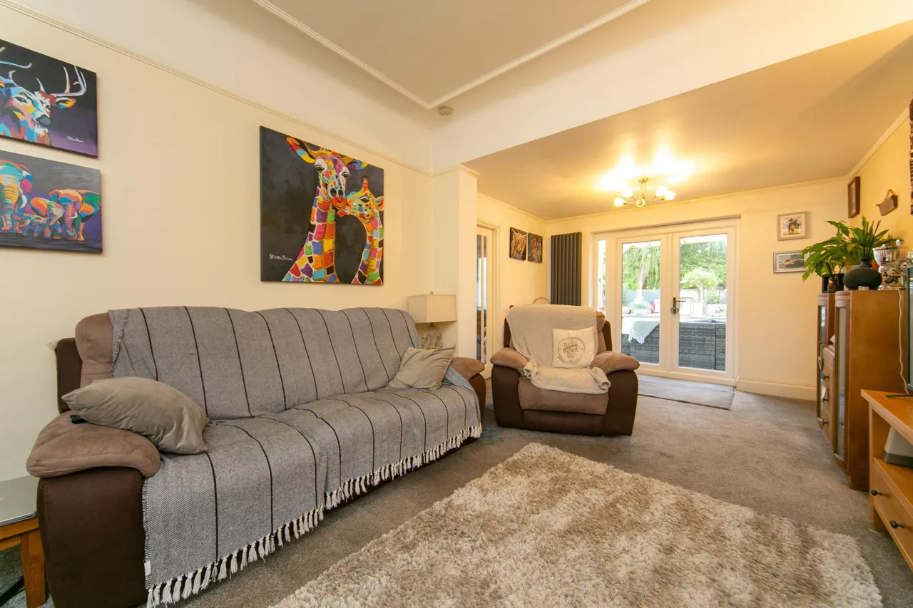 Chester Road, Whitby, CH65, photo 7