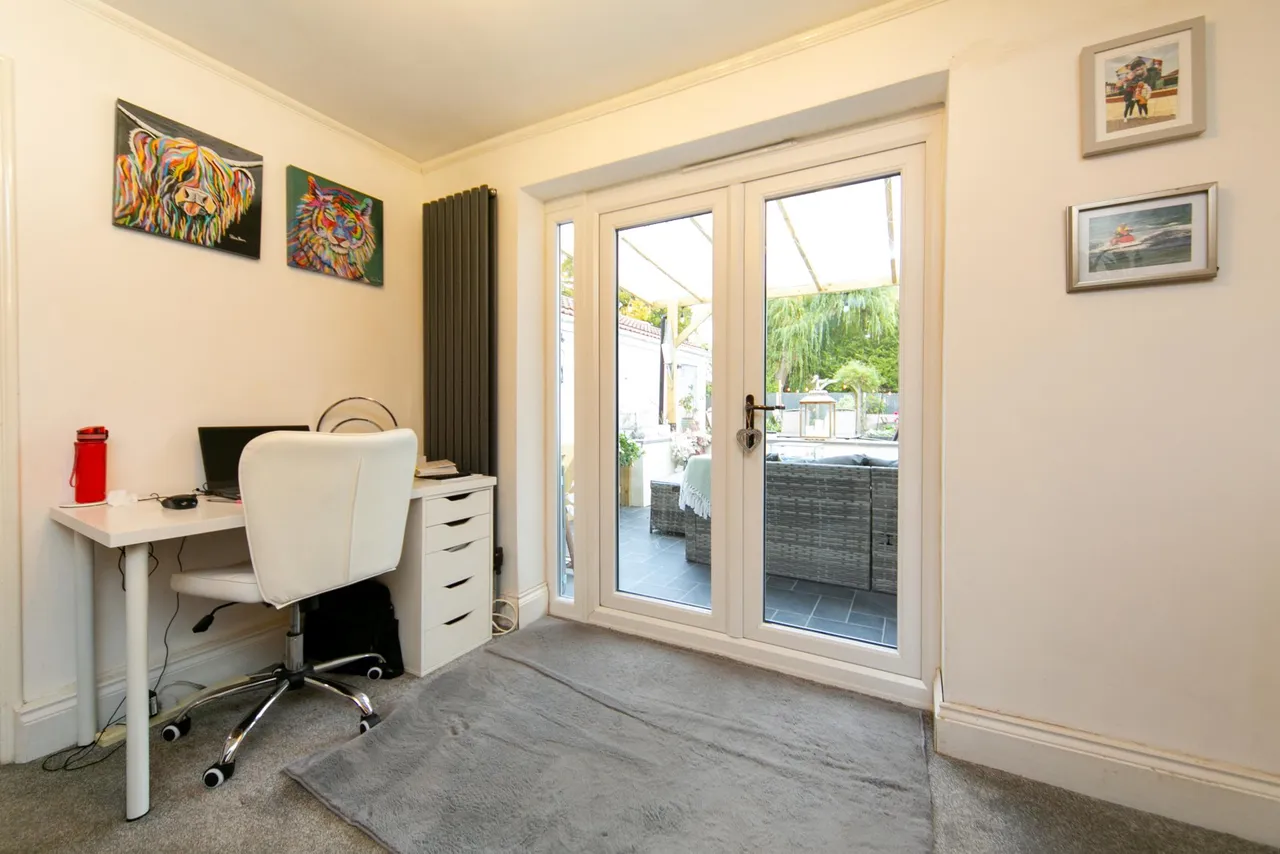 Chester Road, Whitby, CH65, photo 11