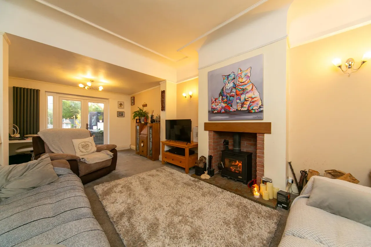 Chester Road, Whitby, CH65, photo 6