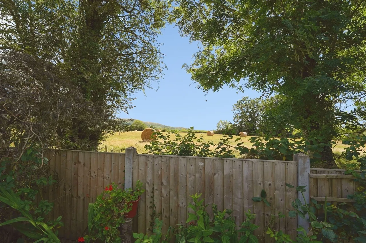 Old Orchard Lane, Colwall, WR13, photo 19