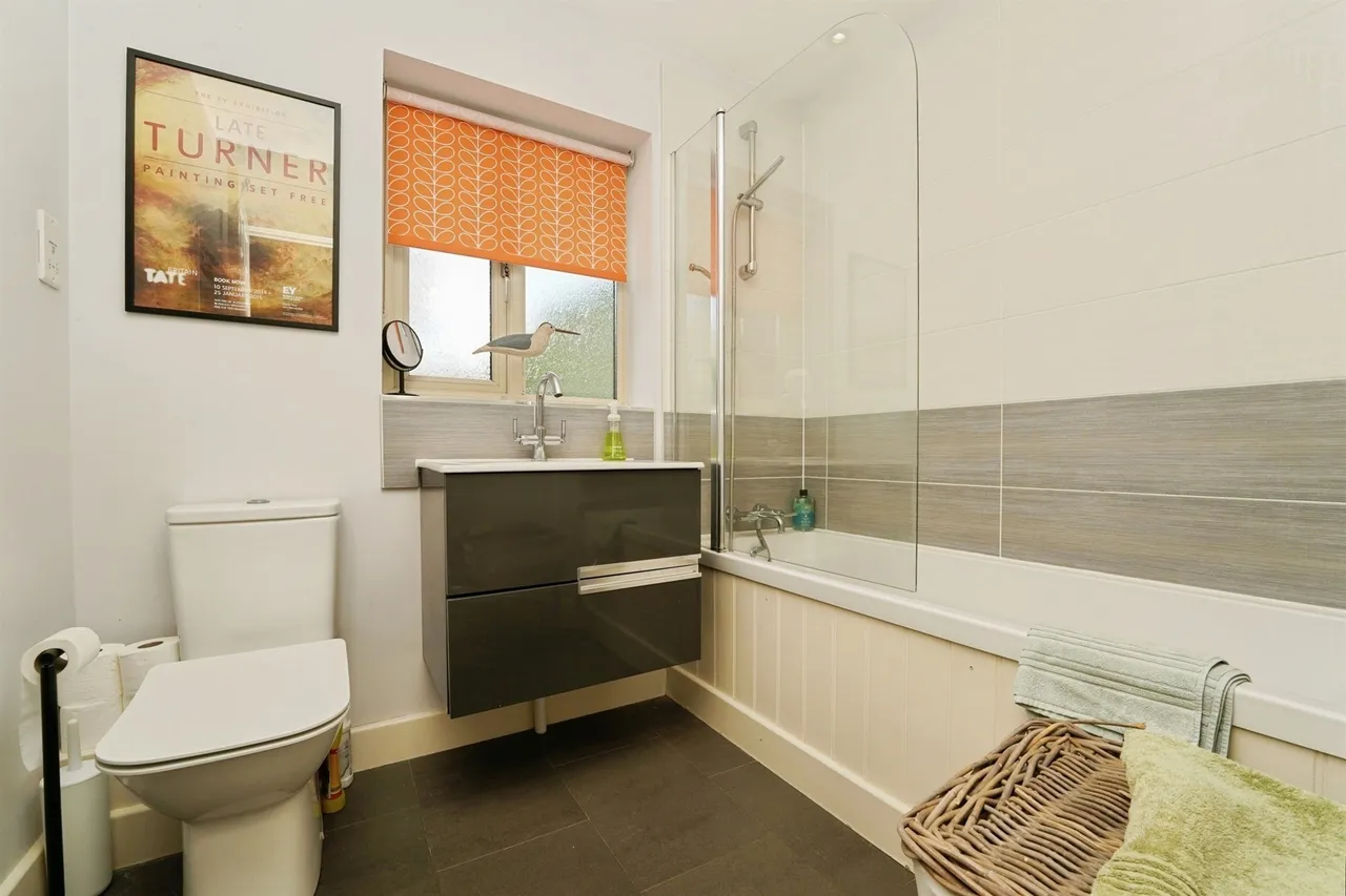 Old Orchard Lane, Colwall, WR13, photo 11
