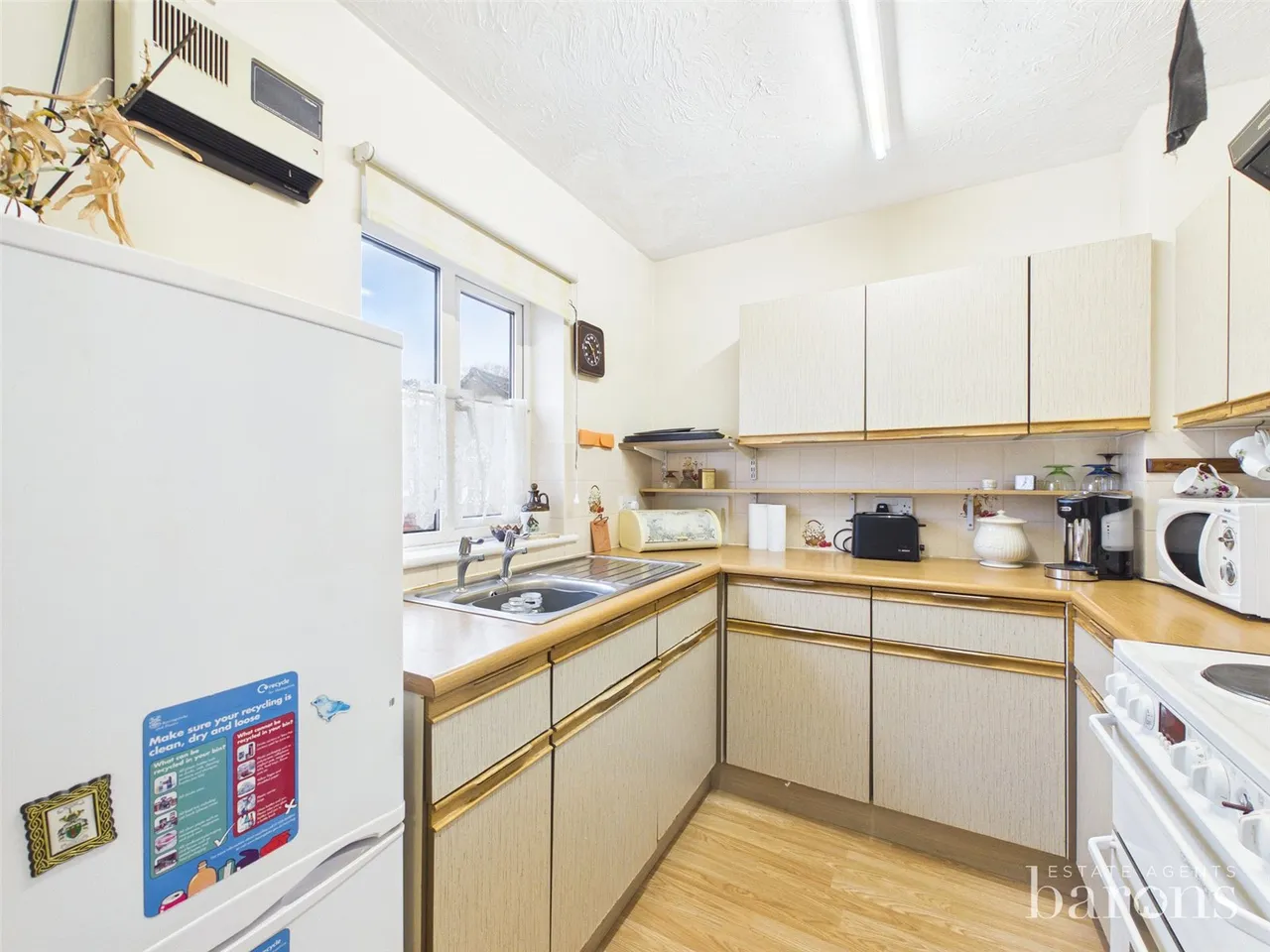 Westdeane Court, Basingstoke, RG21, photo 4